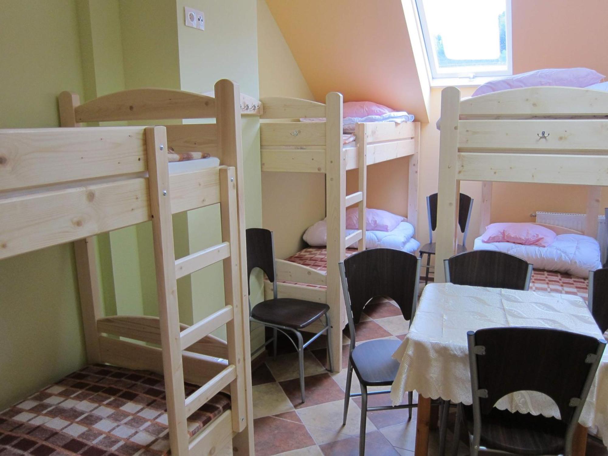 Hostel Szkolne Schronisko Mlodziezowe Plum Piechowice  Pokoj fotografie